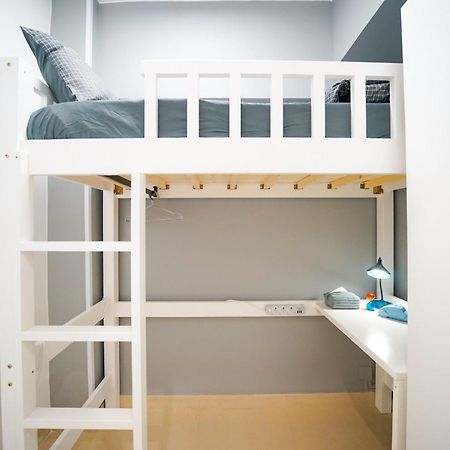 Student Accommodation - 294 Hennessy Road 香港 外观 照片