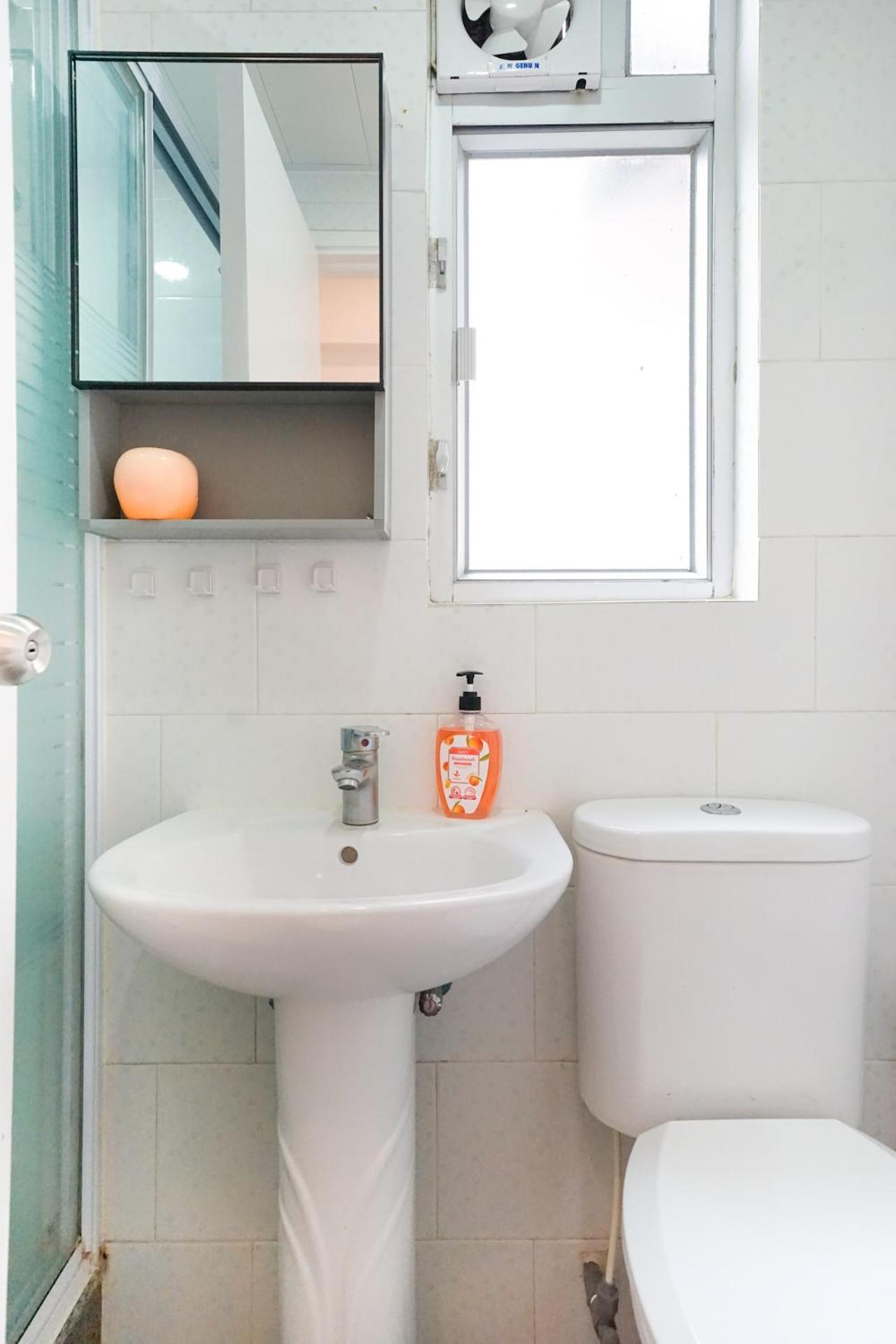 Student Accommodation - 294 Hennessy Road 香港 外观 照片